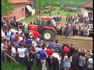 Zetor 6245 vs Universal 642