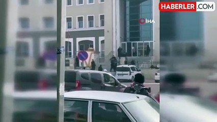 Şanlıurfa'da Adliye Önünde Aileler Arasında Kavga: 16 Yaralı