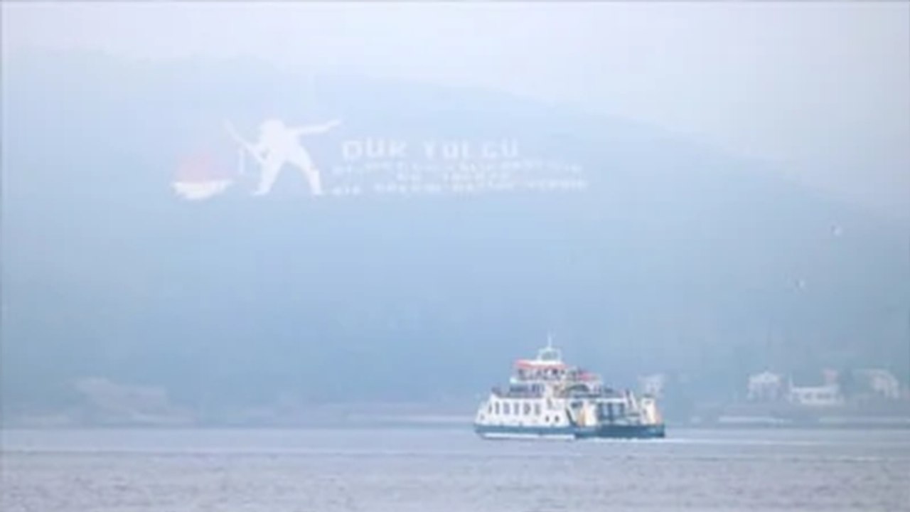 Çanakkale Boğazı yoğun sis nedeniyle gemi geçişlerine kapatıldı