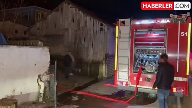 Düzce'de 2 Katlı Binada Yangın Çıktı