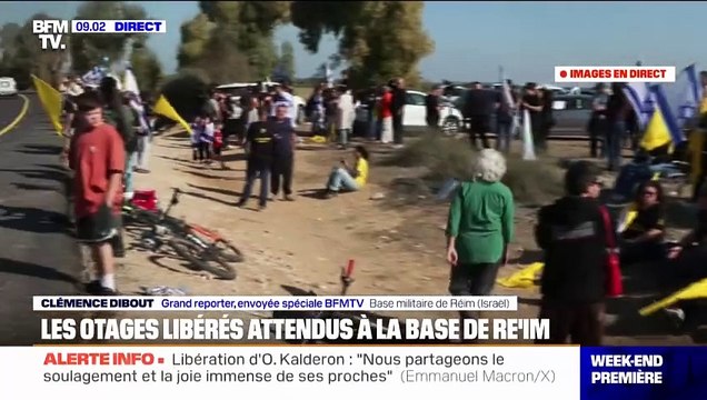 Gaza: les 2 otages israéliens libérés attendus par leurs proches à la base de Réïm, la libération du troisième otage toujours attendue