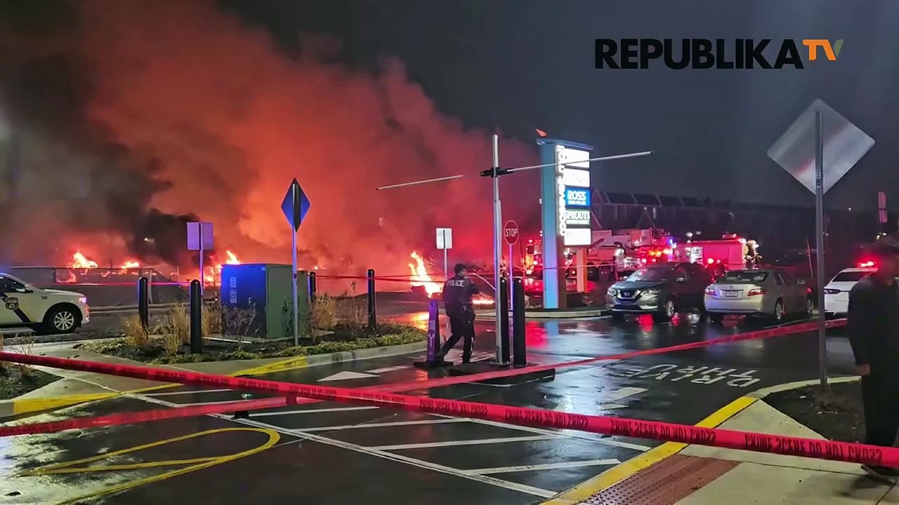 Video Pesawat Jet Medis Jatuh dan Meledak di Amerika Serikat