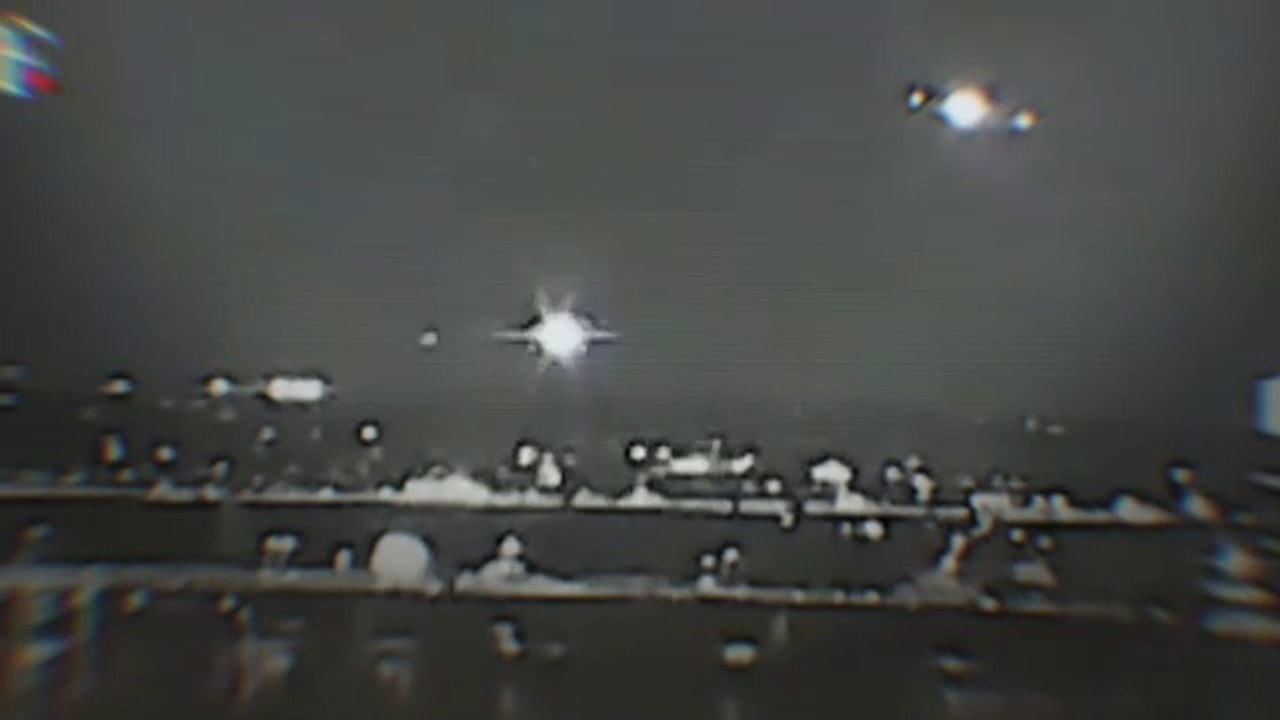 Black Hawk Helicopter Collides with Passenger Jet over Washington DC | Vantage with Palki Sharma