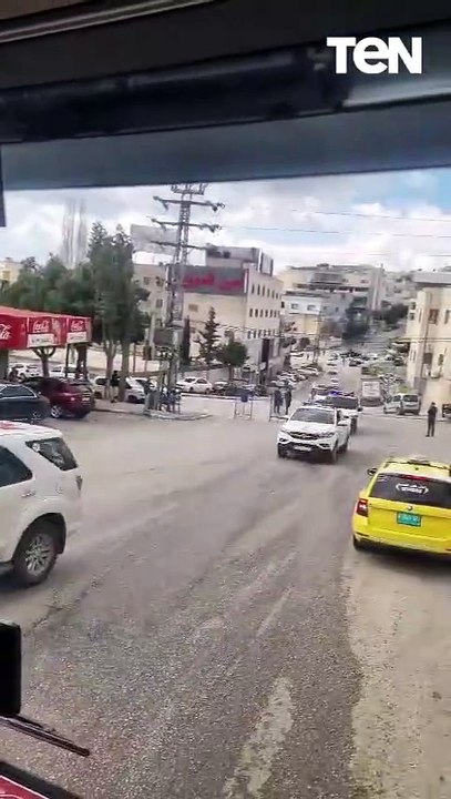 لحظة وصول حافلة الأسرى الفلسطينيين إلى رام الله