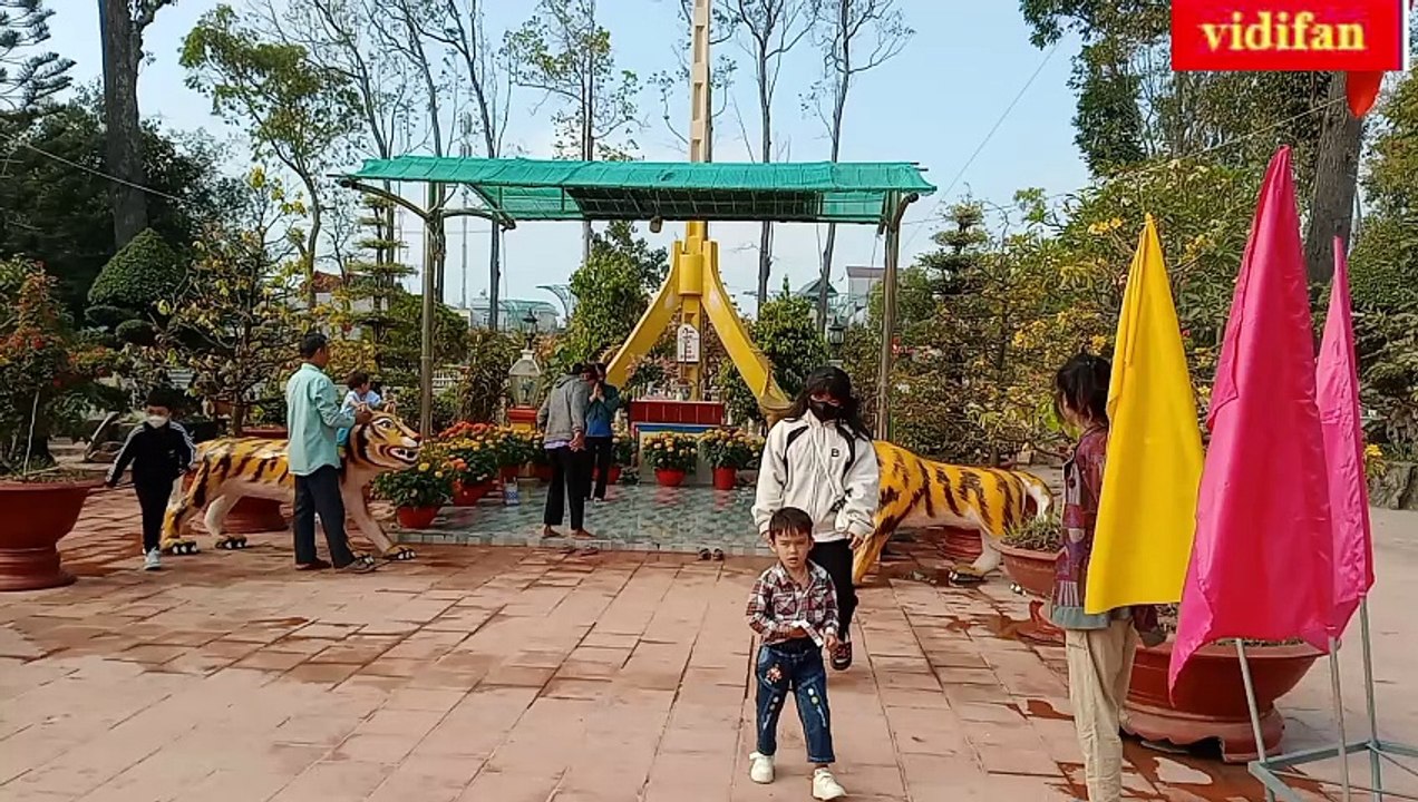 Tet holiday 2025