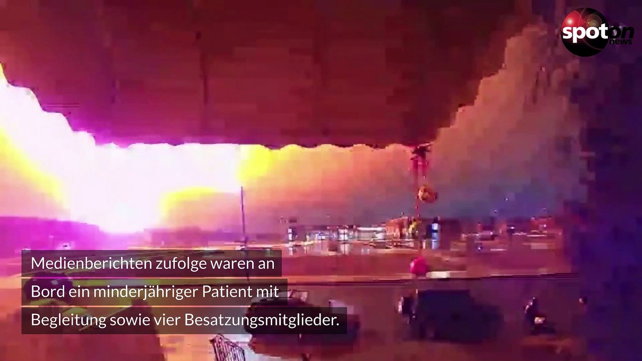 Flugzeug stürzt mitten in Philadelphia ab