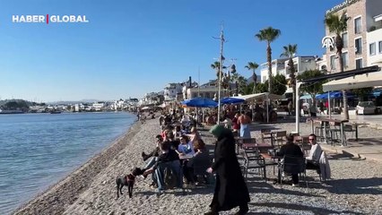 Bodrum'da güneşli hava sahilleri hareketlendirdi