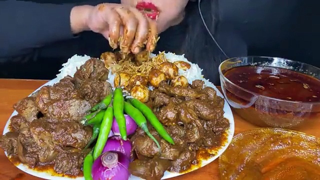 ASMR🔥SPICY_ CHICKEN LIVER CURRY  EATING WITH RICE ,GIZZARD CURRY,WHITE RICE,SALAD _EATING SHOW_