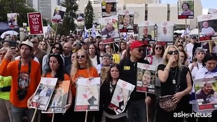 I tre ostaggi tornano in Israele, liberati anche i detenuti palestinesi
