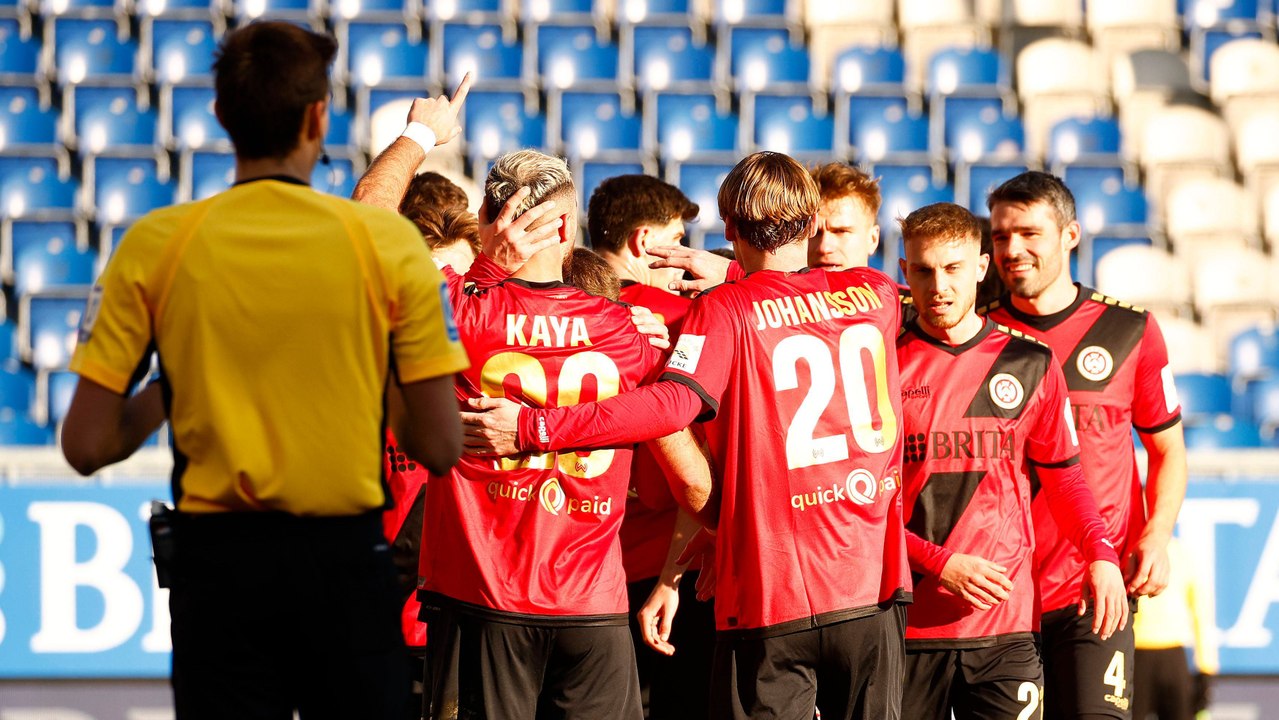 VfB II verteilt Geschenke: Abwehrpatzer sorgen für Wiesbaden-Sieg