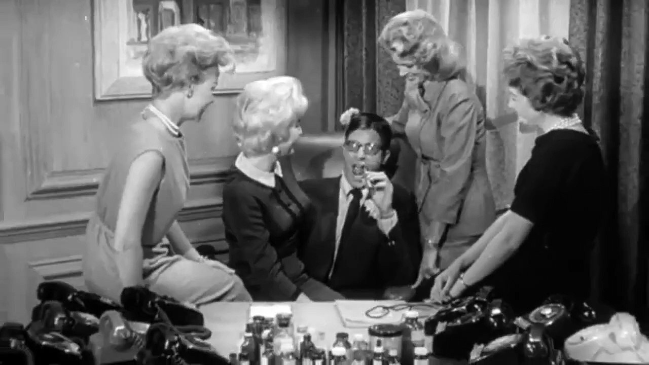 Le dingue du palace (1960) - Bande annonce