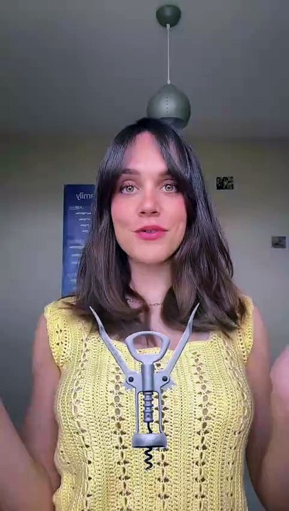 Le saviez-vous?  Les histoires insolites qui relient ces personnages célèbres à des objets du quotidien 🧸  Pour plus d'anecdotes malines sur la pluie et le beau temps abonne toi !