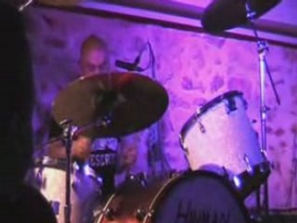 Twinsisters-should I stay