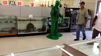 Crazy_Military_Moments__Army_Fails___Funny_Soldiers(360p)