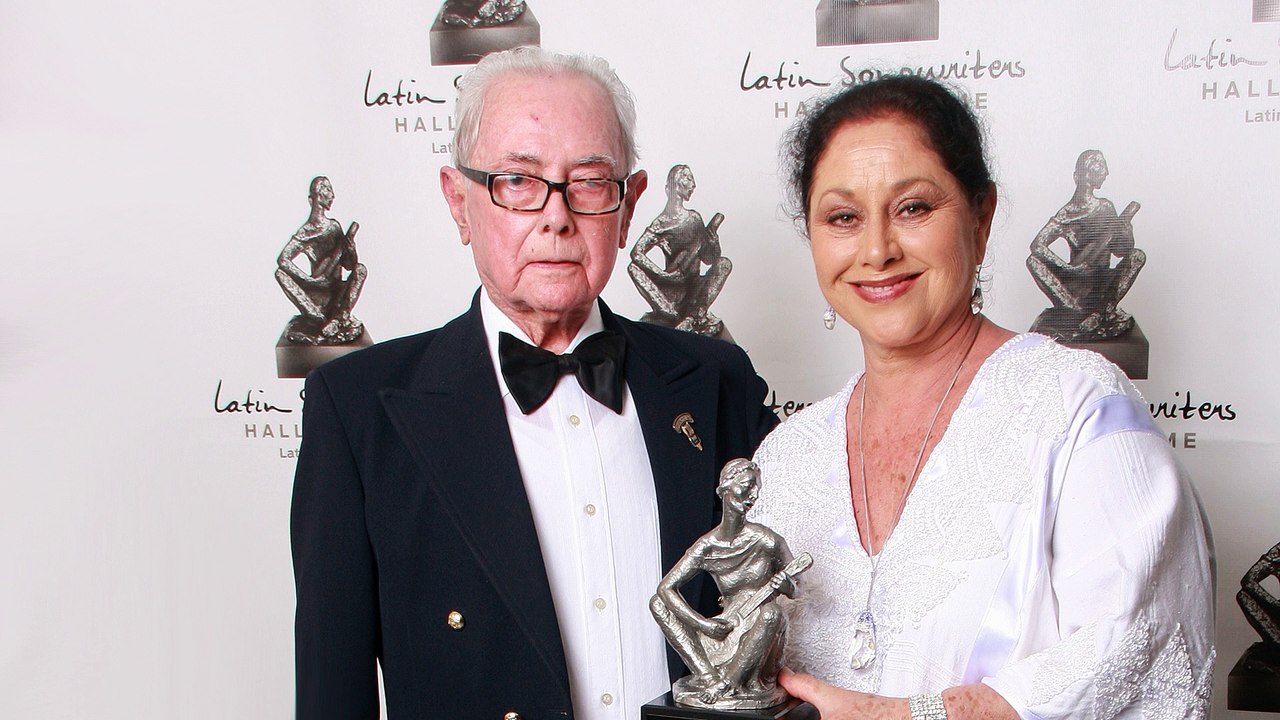 02234CCM FERRUSQUILLA Cúal es su PARENTESCO con ANGÉLICA ARAGÓN