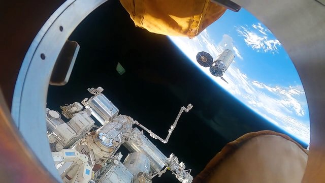 Cygnus Spacecraft Soared Away From Space Station In Amazing Over Earth Time-Lapse