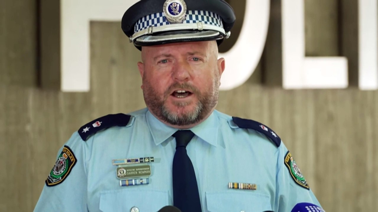 Offensive graffiti targets cars and buildings in Sydney's east, Strike Force Pearl investigates antisemitic incidents