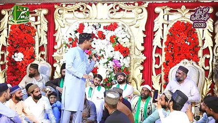 Beautiful Kalam Izztain Huzoor Ke Liye