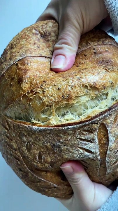 Bon dimanche ! Je te prépare une tartine ? 🥰 #levain #sourdough #painaulevain #sourdoughbread #asmr