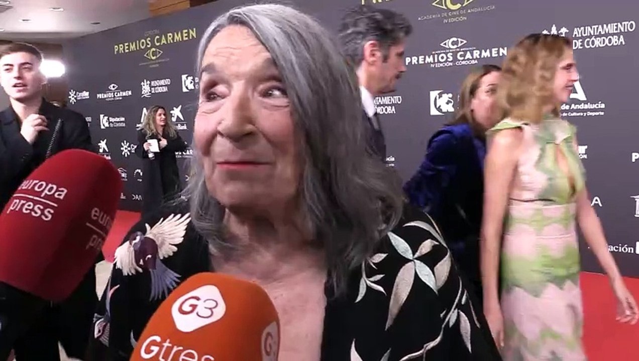 Petra Martínez habla del estado de salud de su compañero José Luis Gil y dedica unas palabras a su familia