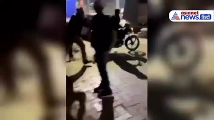महाकुंभ में पुलिस की बर्बरता का Video Viral, युवक पर कहर बनकर टूटे डिप्टी एसपी और पार की सभी हदें