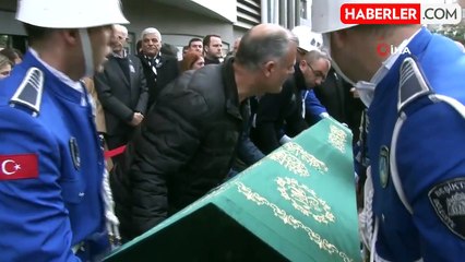 Ayfer Atay için Beşiktaş Belediyesi önünde veda töreni düzenlendi