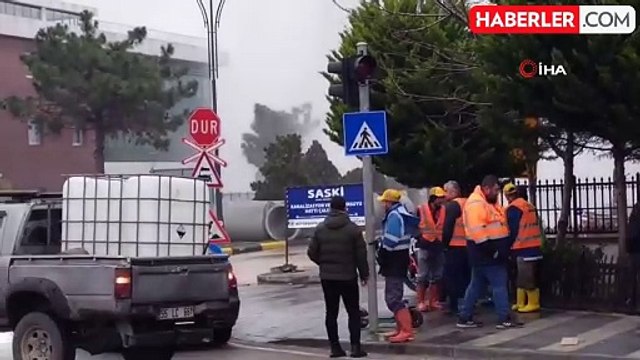 Samsun'da Su Borusu Patladı, 60 Metre Yükseğe Fışkırdı