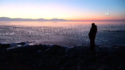 Van Gölü kısmen dondu!