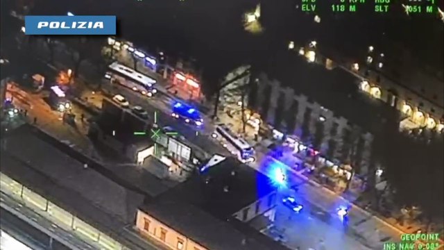 Assalto al treno dei tifosi del Venezia, arrestati 8 ultras dell'Udinese: il video della polizia