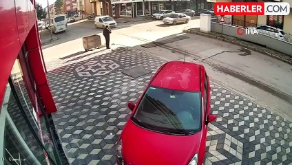 Isparta'da Kaza Anı: Yayayı Kıl Payı Kurtaran Trafik Kazası