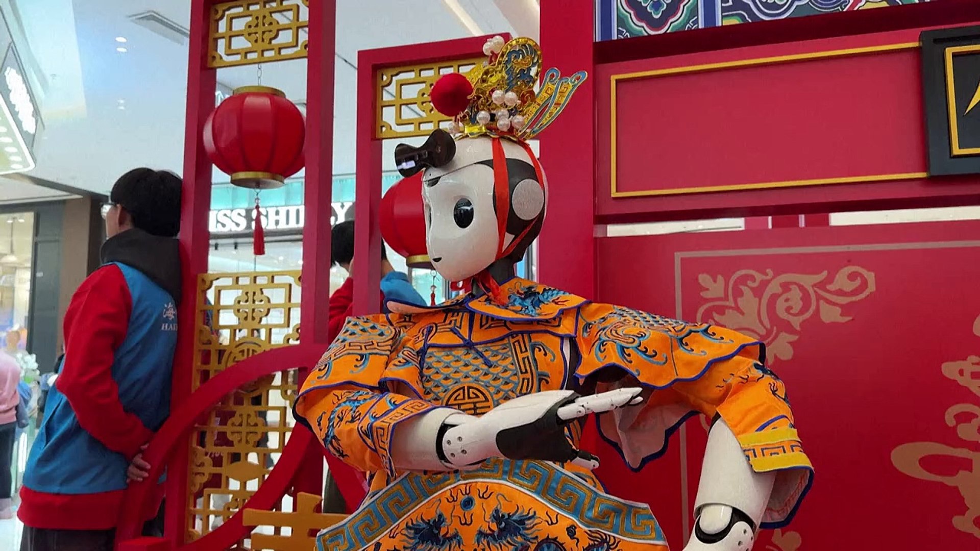 Football-playing robots among technology displayed at Chinese AI fair