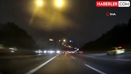 TEM Otoyolu'nda Makas Atarken Kaza: Anlar Kamerada