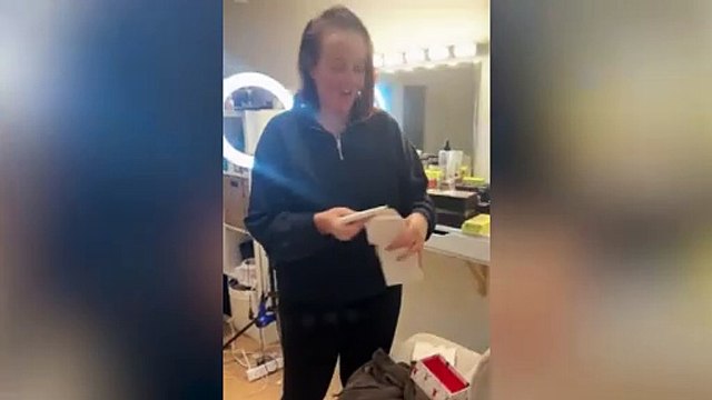 Kelsey Parker reveals pregnancy to closest friends and family in sweet video montage