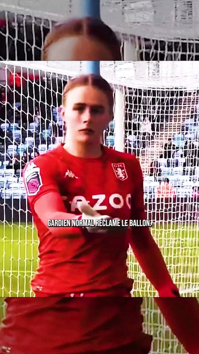 Comment un gardien réclame le ballon #sport #football