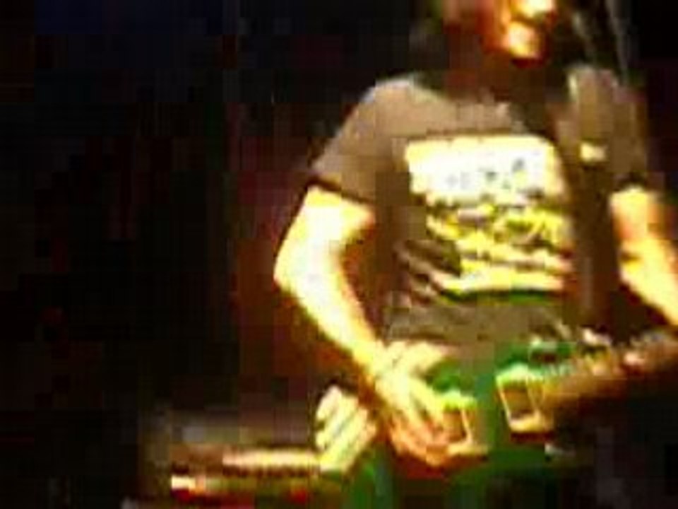 Elliot Minor, 1ere partie Simple Plan " still figuring out "