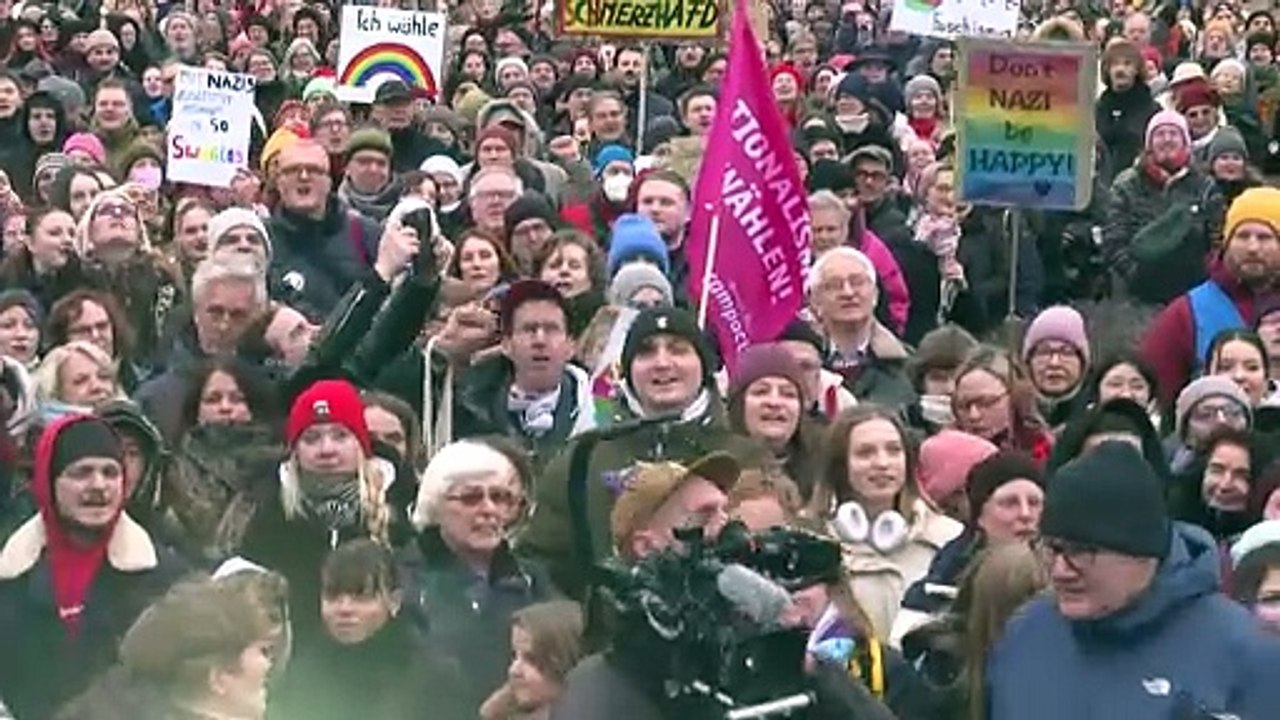 Großdemonstration 'für die Brandmauer' in Berlin
