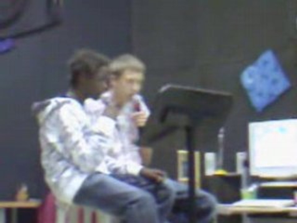 Mais qui est-ce? en tou cas c son retour!!!