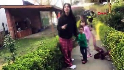 Mahsur kalan 2 kişinin kurtarıldığı yangına itfaiyenin müdahalesi kask kamerasında