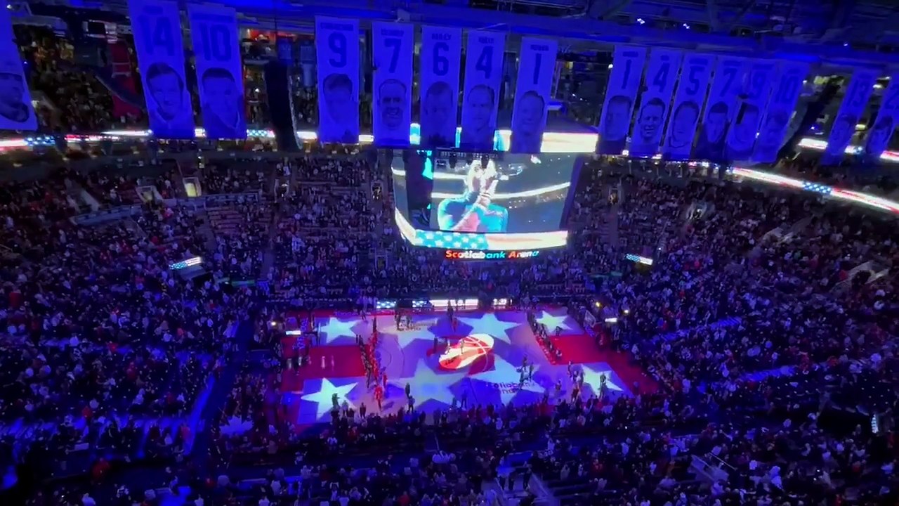 Los aficionados de los Raptors abuchean el himno de Estados Unidos por las medidas de Trump