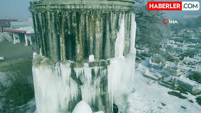 Ağrı'da Donan Su Deposunda Dev Buz Sarkıtları Oluştu