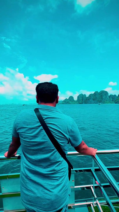 "🌊✨ Explore the breathtaking beauty of Halong Bay! Sail through emerald waters, marvel at towering limestone karsts, and soak in the magic of this UNESCO World Heritage Site. 🚤💚