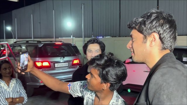 Loveyapa की स्क्रीनिंग में सितारों ने लगाया ग्लेमर का तड़का | Junaid Khan | Kiku Sharda | Khushi Kapoor