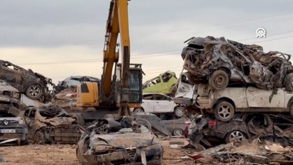 İspanya'da sel felaketi! 120 binden fazla araç kullanılamaz hale geldi
