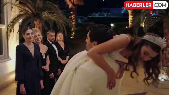 Afra Saraçoğlu ve Mert Ramazan Demir'den hayranlarını üzen hamle