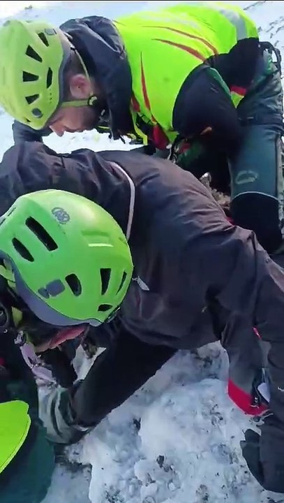 Rescate de un montañero en el pico Mortihuero en Cabrillanes