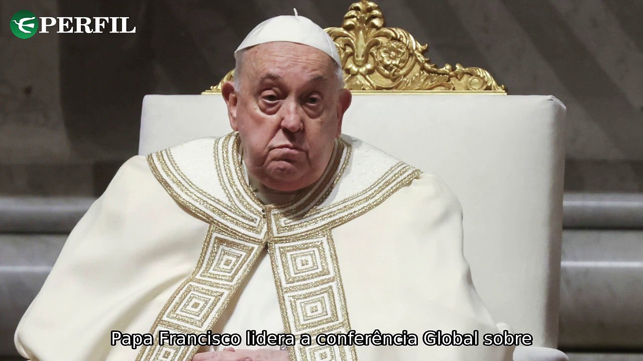 "Críticas do Papa, Grammy dos Beatles e terremotos em Santorini: O mundo em destaque!"