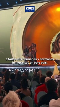 Shakira dedica su Grammy a los inmigrantes durante su discurso