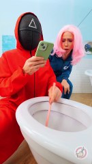 The Guard Found His Phone in the Toilet 🚽 📲