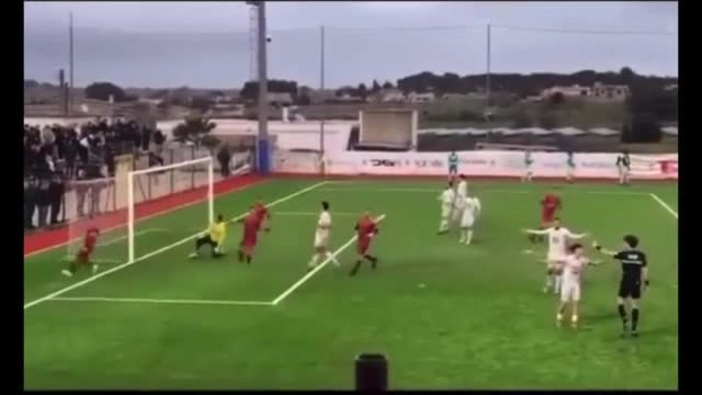 Segna su rigore, ma la rete è bucata e l'arbitro annulla il gol: il clamoroso episodio per Ruffano-Leuca