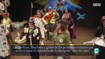 El público del Teatro Falla impide que se escuche la chirigota negacionista del Carnaval de Cádiz